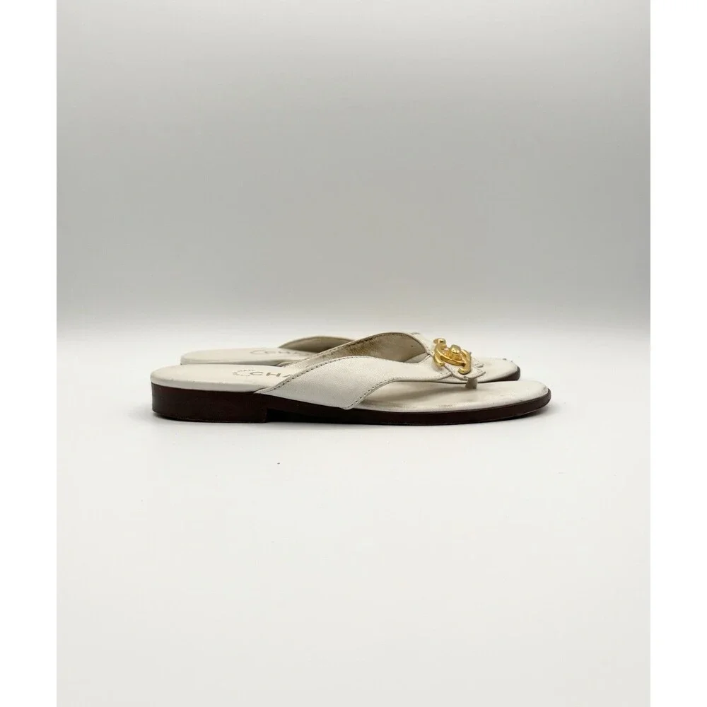 Chanel White Leather Sandals Gold CC Turnlock Accent Thong Vintage Size EU 37